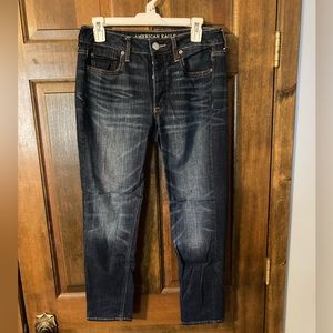 EUC American Eagle Tomgirl Jeans size 4 Short
